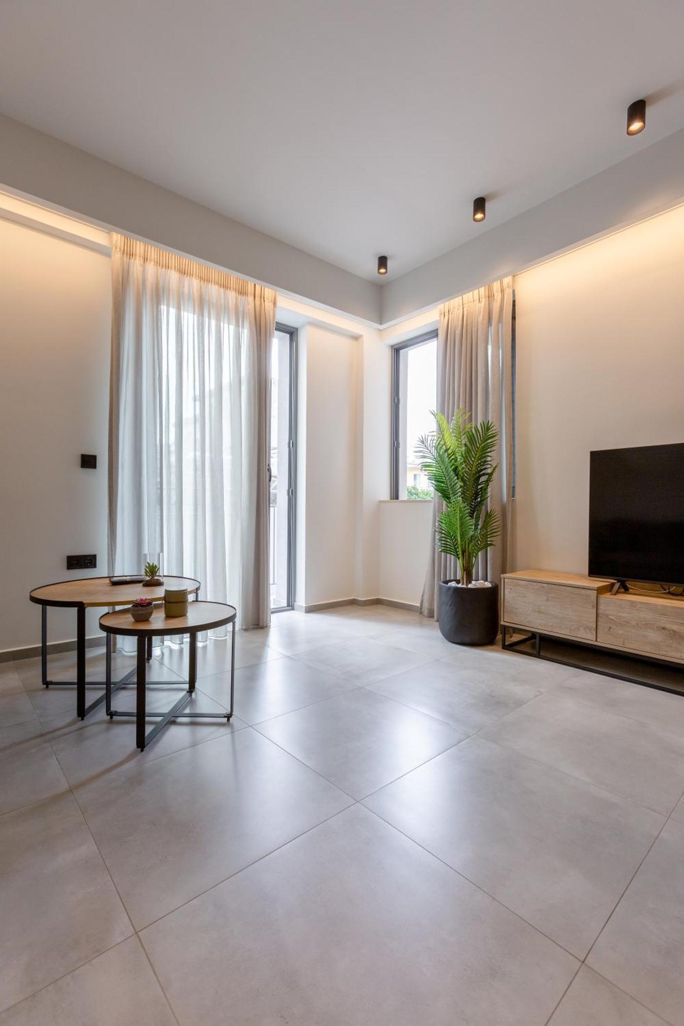 Studio W/King Size Bed Near The Heart Of Каламата Екстериор снимка